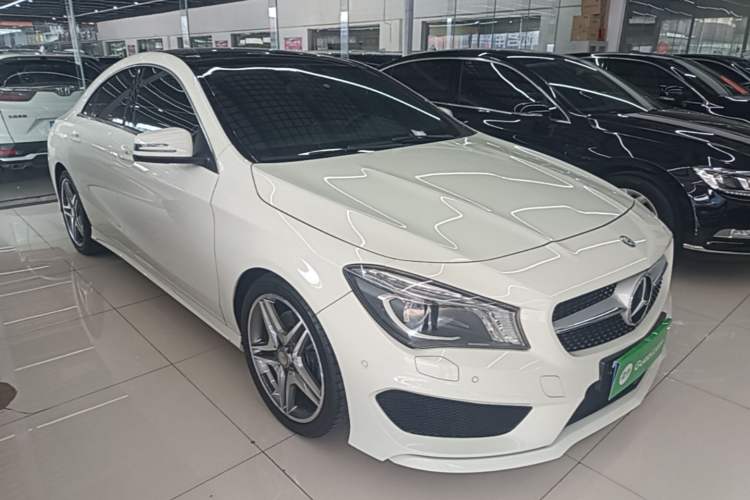 Used Mercedes-Benz CLA 2015 CLA 220 4MATIC Front Right 45 Deg
