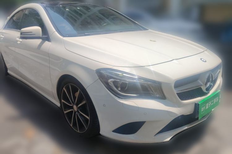 Used Mercedes-Benz CLA 2015 CLA 200 Front Right 45 Deg