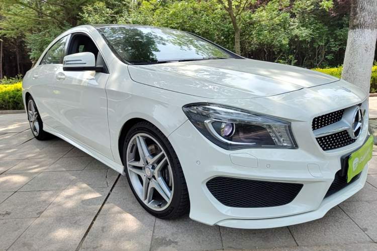 Used Mercedes-Benz CLA 2015 CLA 220 4MATIC Front Right 45 Deg