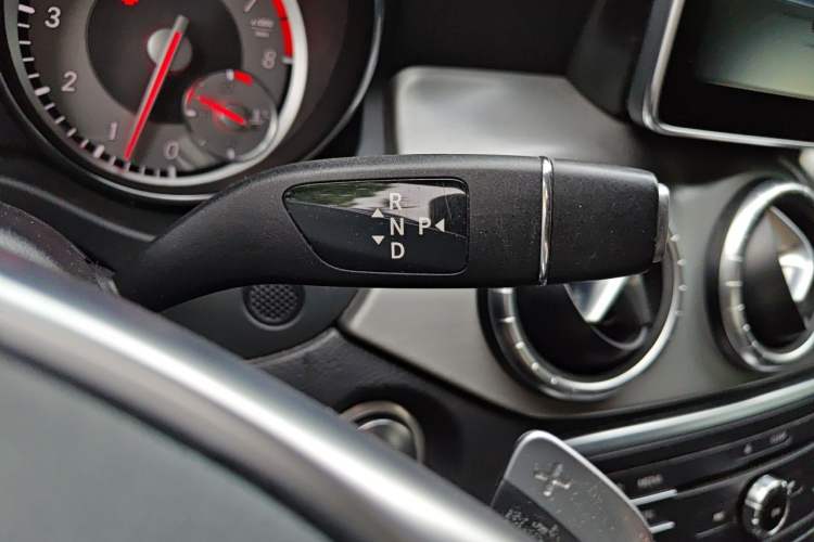 Used Mercedes-Benz CLA 2015 CLA 220 4MATIC Gear Lever