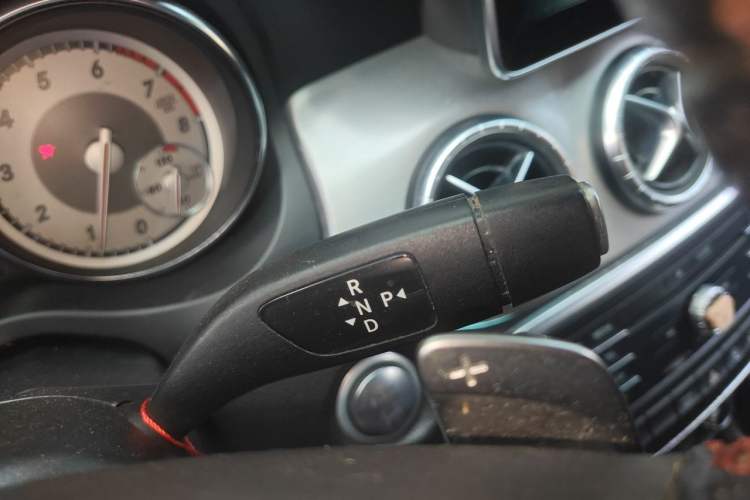 Used Mercedes-Benz CLA 2015 CLA 220 4MATIC Gear Lever