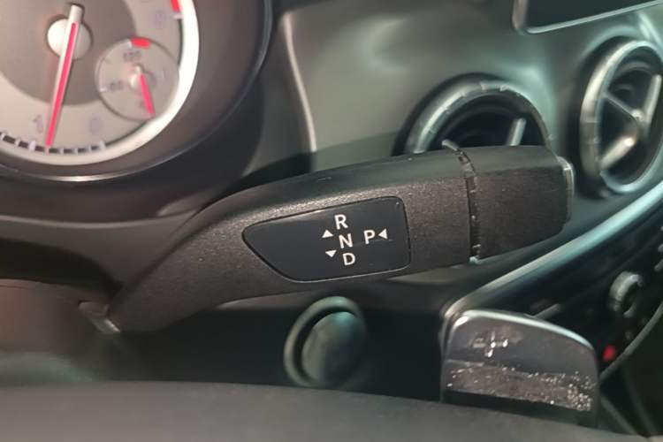 Used Mercedes-Benz CLA 2015 CLA 220 4MATIC Gear Lever