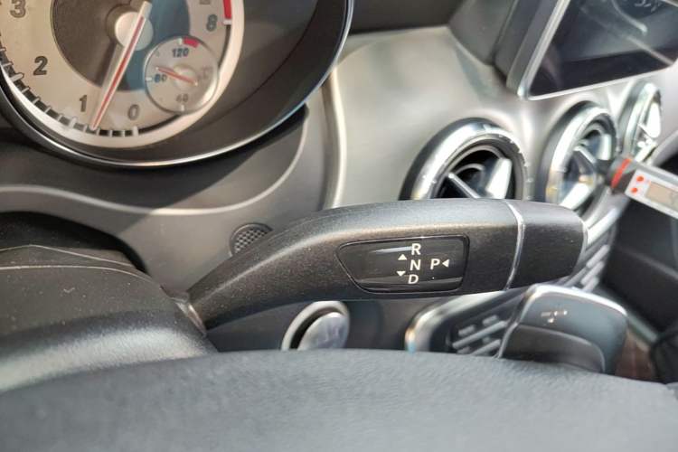 Used Mercedes-Benz CLA 2015 CLA 220 4MATIC Gear Lever