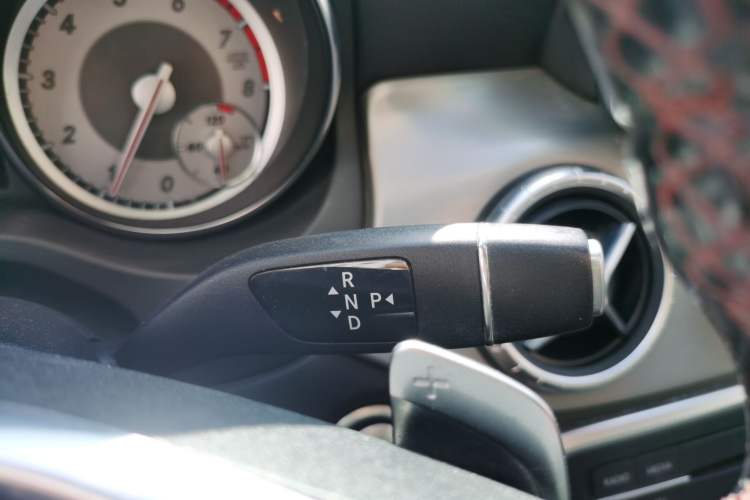 Used Mercedes-Benz CLA 2015 CLA 220 4MATIC Gear Lever