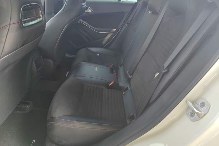 Used Mercedes-Benz CLA 2015 CLA 220 4MATIC Interior 1