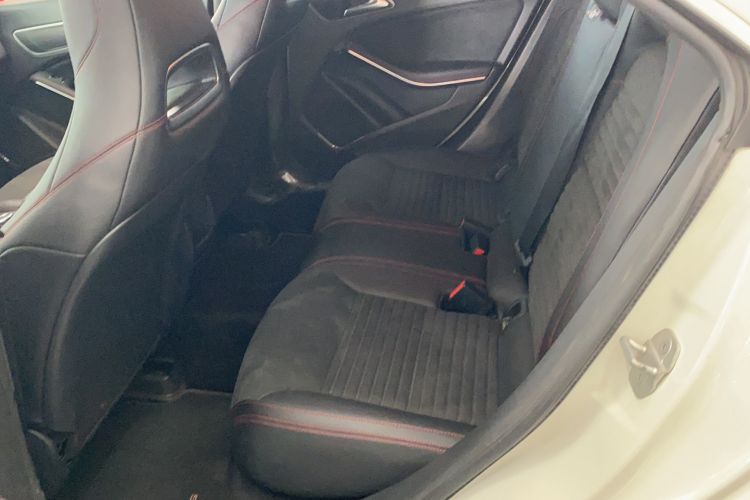 Used Mercedes-Benz CLA 2015 CLA 220 4MATIC Interior 1