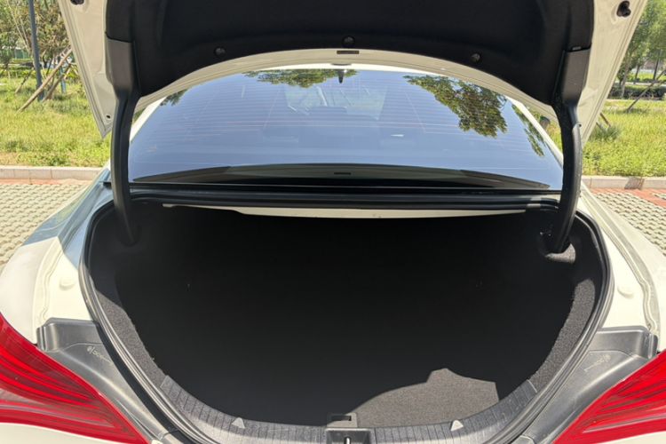 Used Mercedes-Benz CLA 2015 CLA 200 Interior 11