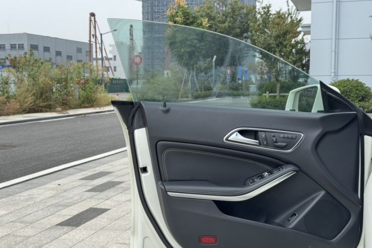 Used Mercedes-Benz CLA 2015 CLA 200 Interior 11