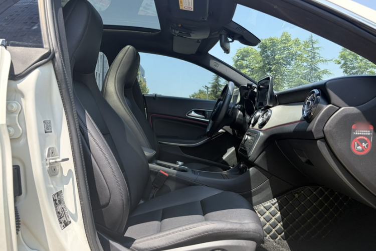 Used Mercedes-Benz CLA 2015 CLA 200 Interior 12