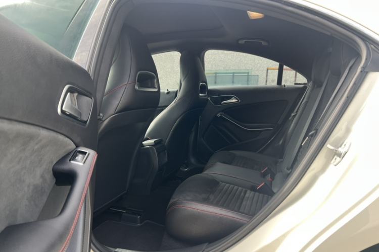 Used Mercedes-Benz CLA 2015 CLA 220 4MATIC Interior 3