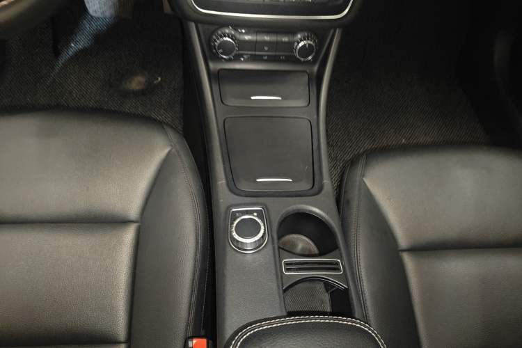 Used Mercedes-Benz CLA 2015 CLA 200 Interior 6