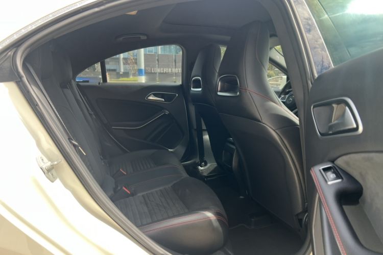 Used Mercedes-Benz CLA 2015 CLA 220 4MATIC Interior 7