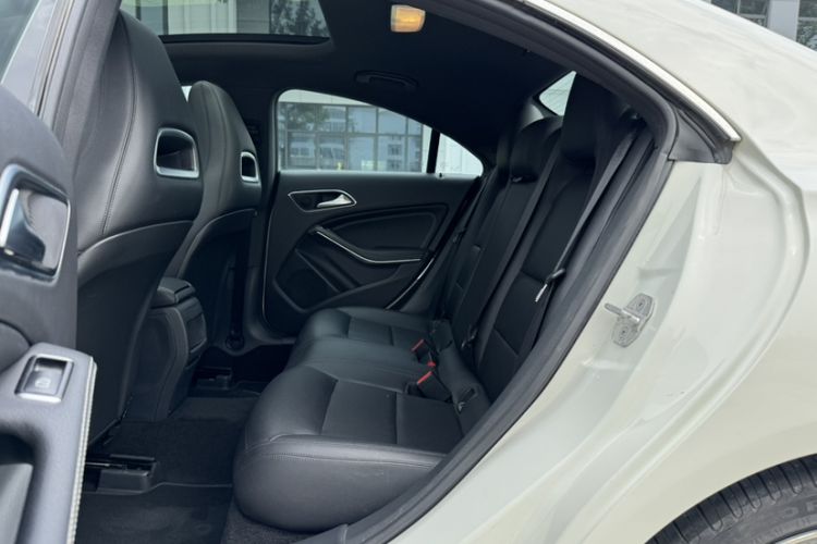 Used Mercedes-Benz CLA 2015 CLA 200 Interior 7