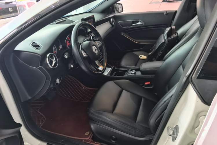 Used Mercedes-Benz CLA 2015 CLA 200 Left Front Seat