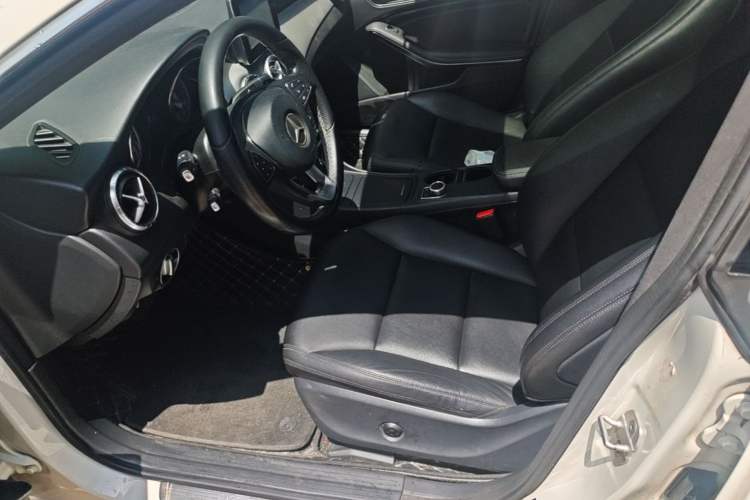 Used Mercedes-Benz CLA 2015 CLA 200 Left Front Seat