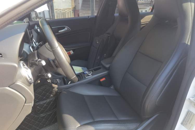 Used Mercedes-Benz CLA 2015 CLA 200 Left Front Seat