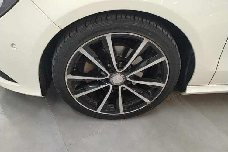 Used Mercedes-Benz CLA 2015 CLA 200 Left Front Wheel Hub