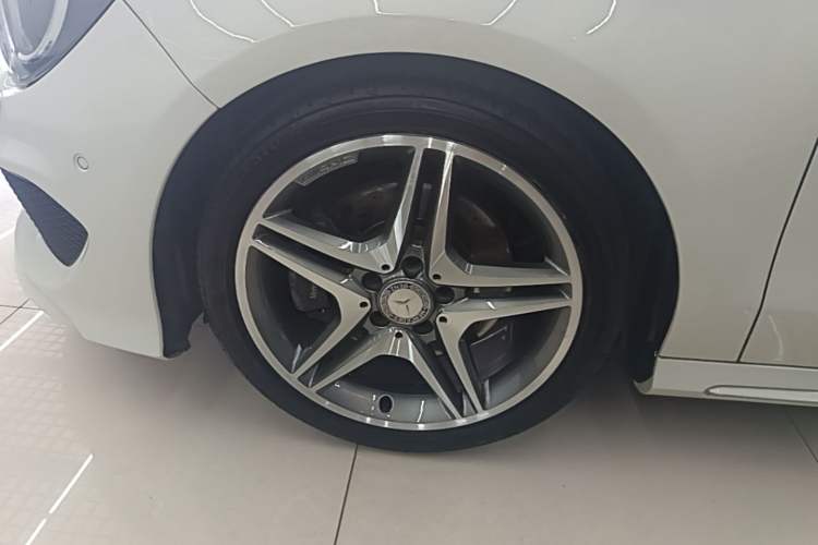 Used Mercedes-Benz CLA 2015 CLA 220 4MATIC Left Front Wheel Hub