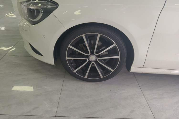 Used Mercedes-Benz CLA 2015 CLA 200 Left Front Wheel Hub