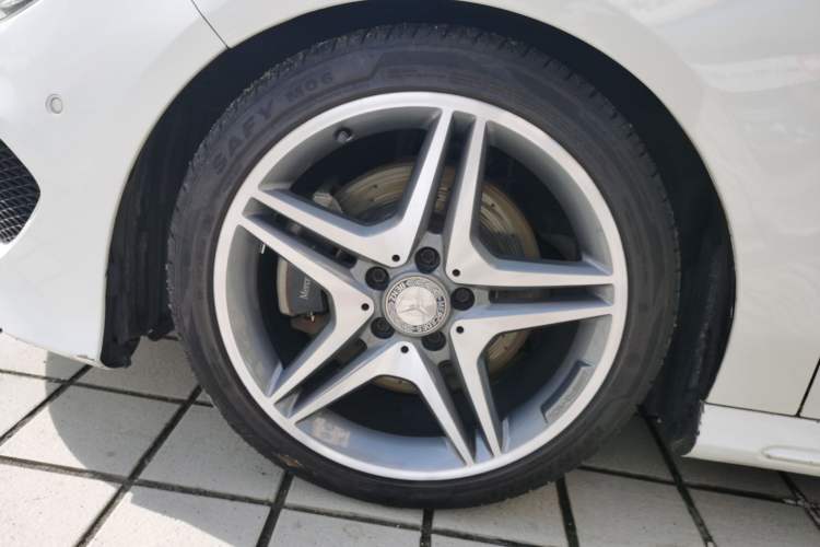 Used Mercedes-Benz CLA 2015 CLA 220 4MATIC Left Front Wheel Hub