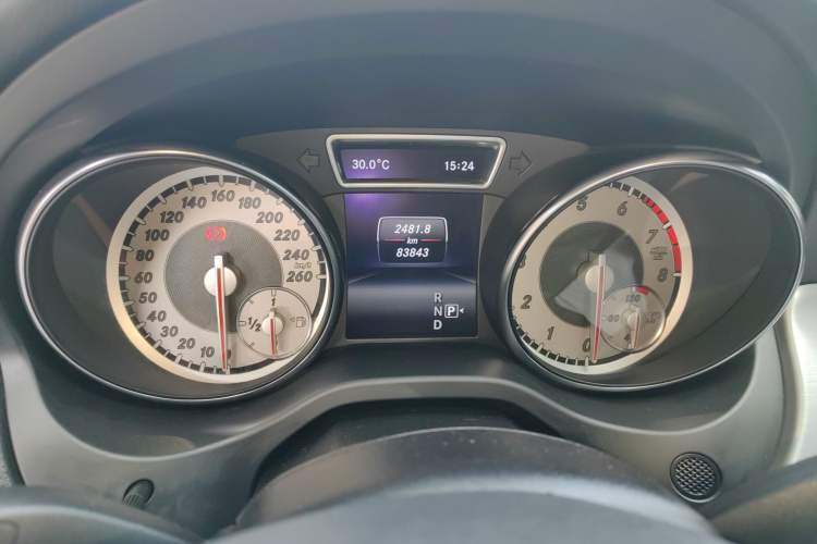 Used Mercedes-Benz CLA 2015 CLA 220 4MATIC Odometer Close Up