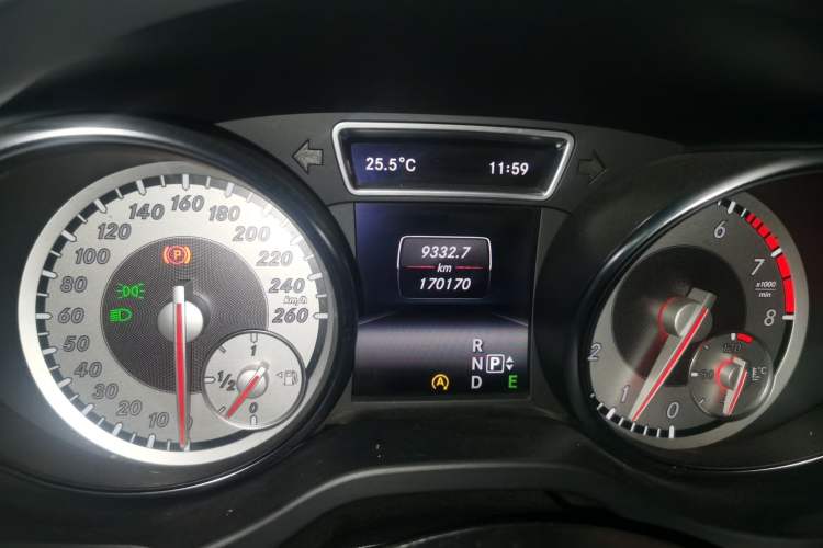 Used Mercedes-Benz CLA 2015 CLA 200 Odometer Close Up