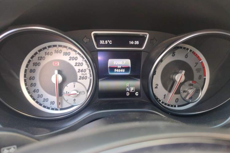 Used Mercedes-Benz CLA 2015 CLA 200 Odometer Close Up