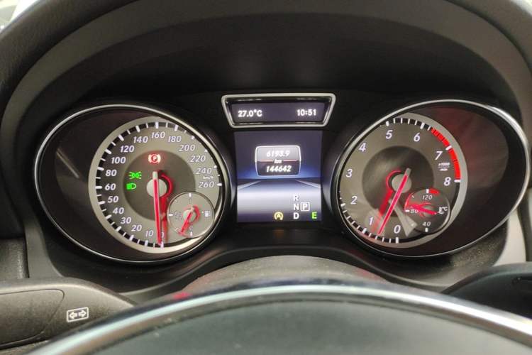 Used Mercedes-Benz CLA 2015 CLA 220 4MATIC Odometer Close Up
