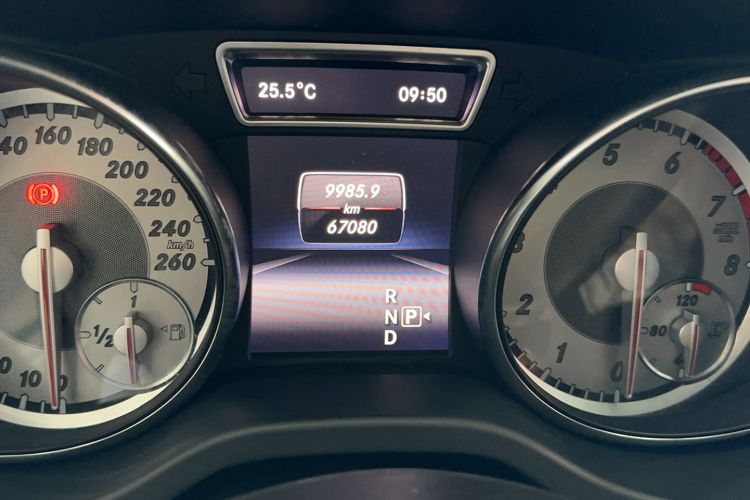 Used Mercedes-Benz CLA 2015 CLA 220 4MATIC Odometer Close Up