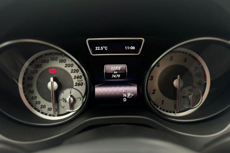Used Mercedes-Benz CLA 2015 CLA 220 4MATIC Odometer Close Up