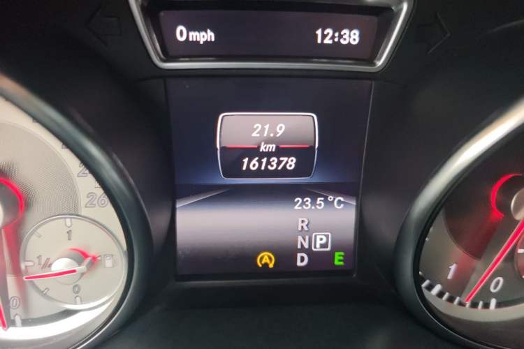 Used Mercedes-Benz CLA 2015 CLA 220 4MATIC Odometer Close Up