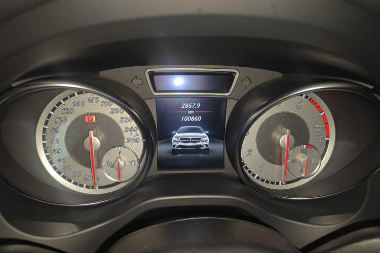 Used Mercedes-Benz CLA 2015 CLA 200 Odometer Close Up