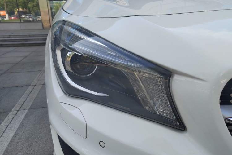 Used Mercedes-Benz CLA 2015 CLA 220 4MATIC Right Front Headlight