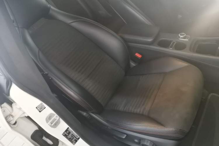 Used Mercedes-Benz CLA 2015 CLA 220 4MATIC Right Front Seat