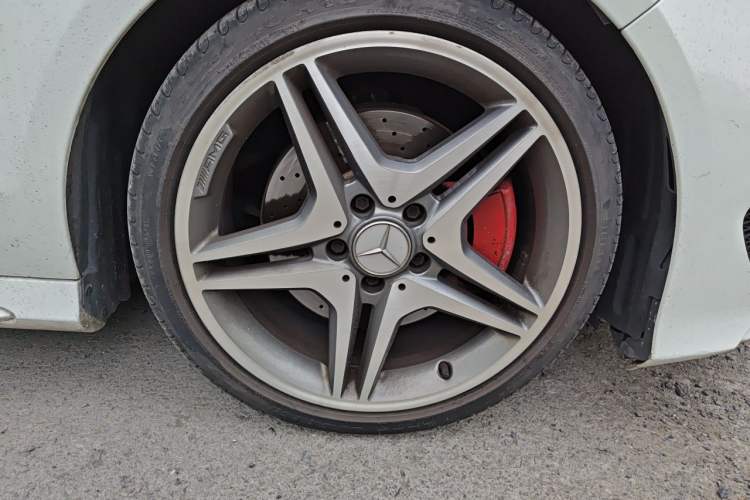 Used Mercedes-Benz CLA 2015 CLA 220 4MATIC Right Front Wheel Hub