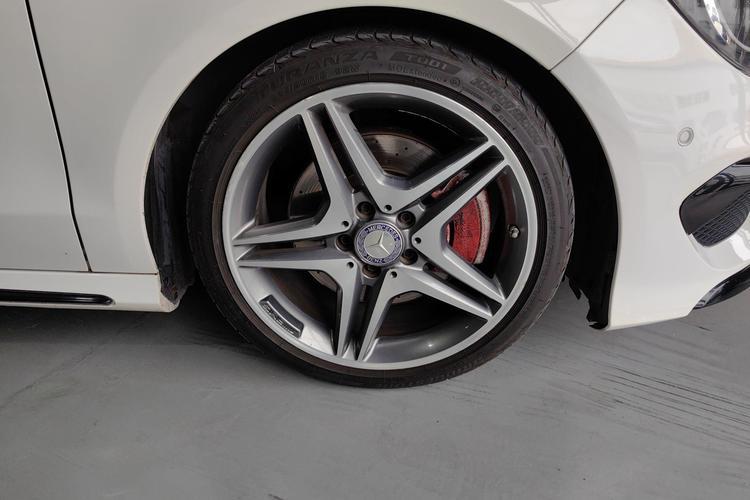 Used Mercedes-Benz CLA 2015 CLA 220 4MATIC Right Front Wheel Hub