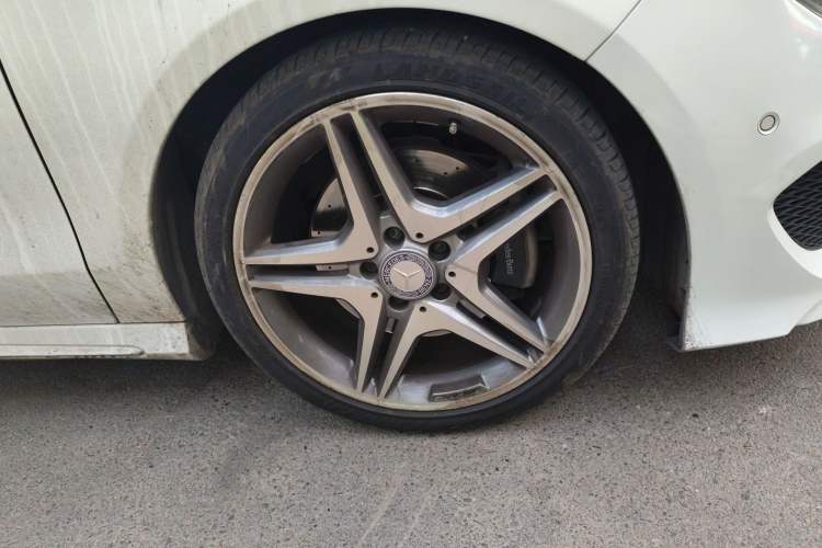 Used Mercedes-Benz CLA 2015 CLA 220 4MATIC Right Front Wheel Hub