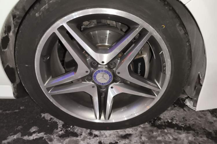 Used Mercedes-Benz CLA 2015 CLA 220 4MATIC Right Front Wheel Hub