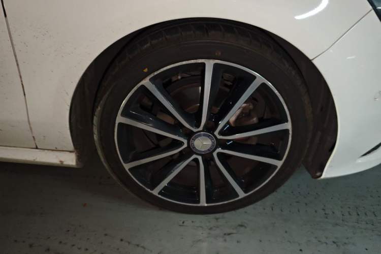 Used Mercedes-Benz CLA 2015 CLA 200 Right Front Wheel Hub