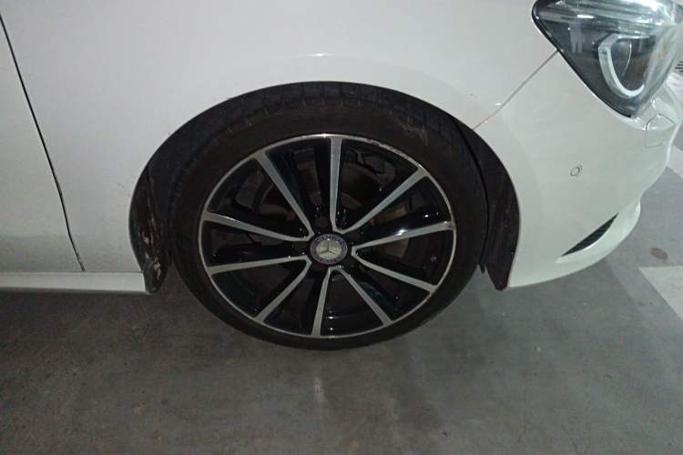 Used Mercedes-Benz CLA 2015 CLA 200 Right Front Wheel Hub