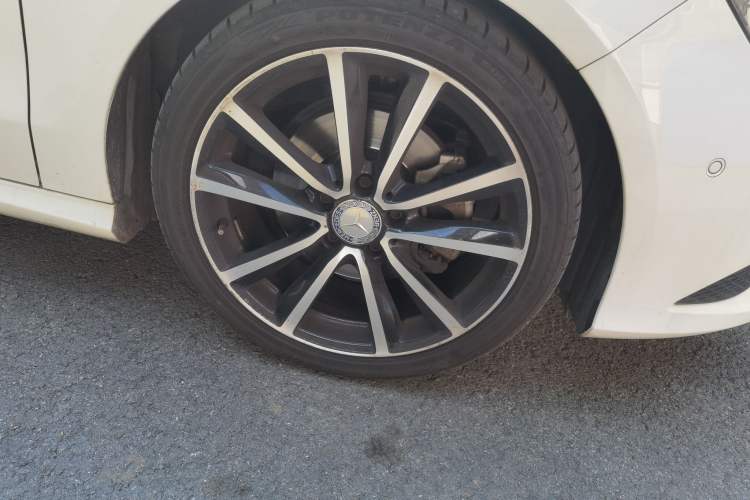 Used Mercedes-Benz CLA 2015 CLA 200 Right Front Wheel Hub
