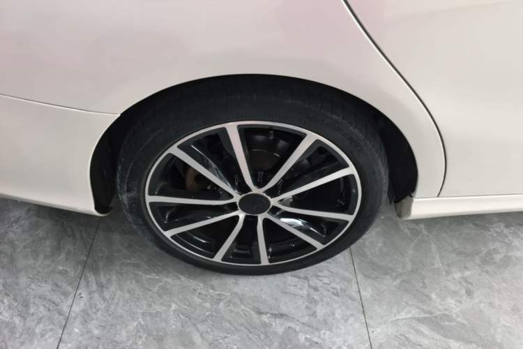 Used Mercedes-Benz CLA 2015 CLA 200 Right Rear Wheel Hub