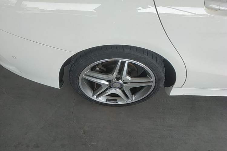 Used Mercedes-Benz CLA 2015 CLA 220 4MATIC Right Rear Wheel Hub