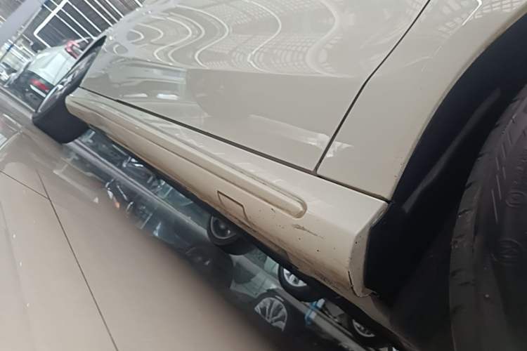 Used Mercedes-Benz CLA 2015 CLA 220 4MATIC Right Side Sill