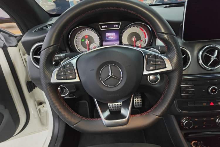 Used Mercedes-Benz CLA 2015 CLA 220 4MATIC Steering Wheel