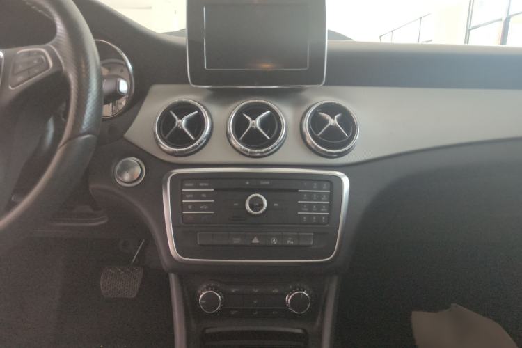 Used Mercedes-Benz CLA 2016 CLA 200 Style Edition Audio And AC Panel