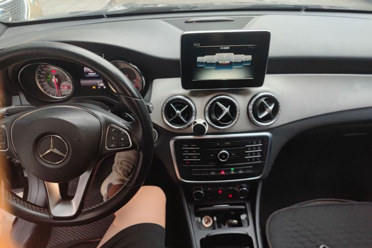 Used Mercedes-Benz CLA 2016 CLA 200 Style Edition Center Console