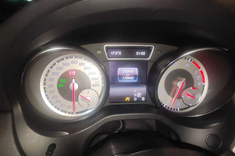 Used Mercedes-Benz CLA 2016 CLA 220 4MATIC Odometer Close Up