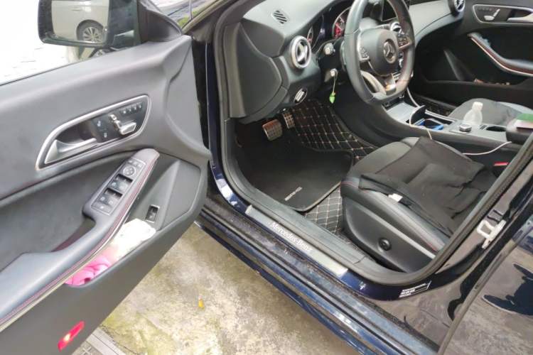 Used Mercedes-Benz CLA 2016 Year Restyled CLA 220 4MATIC Driver Seat