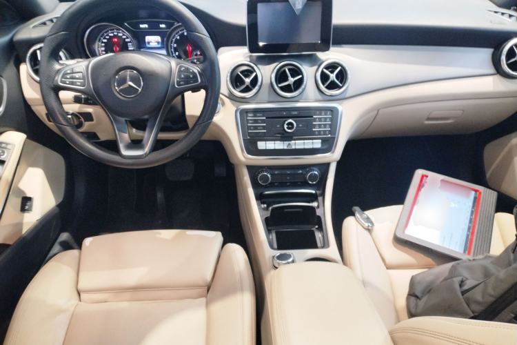Used Mercedes-Benz CLA 2016 Facelifted CLA 200 Stylish Edition Interior 2
